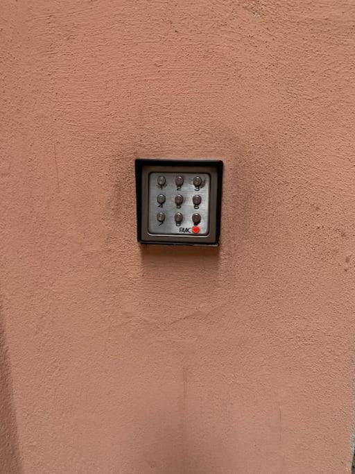 Ferienwohnung Loft Moderno Ubicato Nel Centro Storico Di Lucca Exterior foto