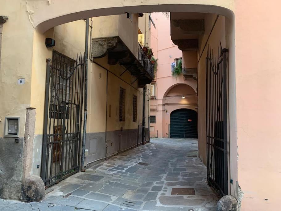 Ferienwohnung Loft Moderno Ubicato Nel Centro Storico Di Lucca Exterior foto