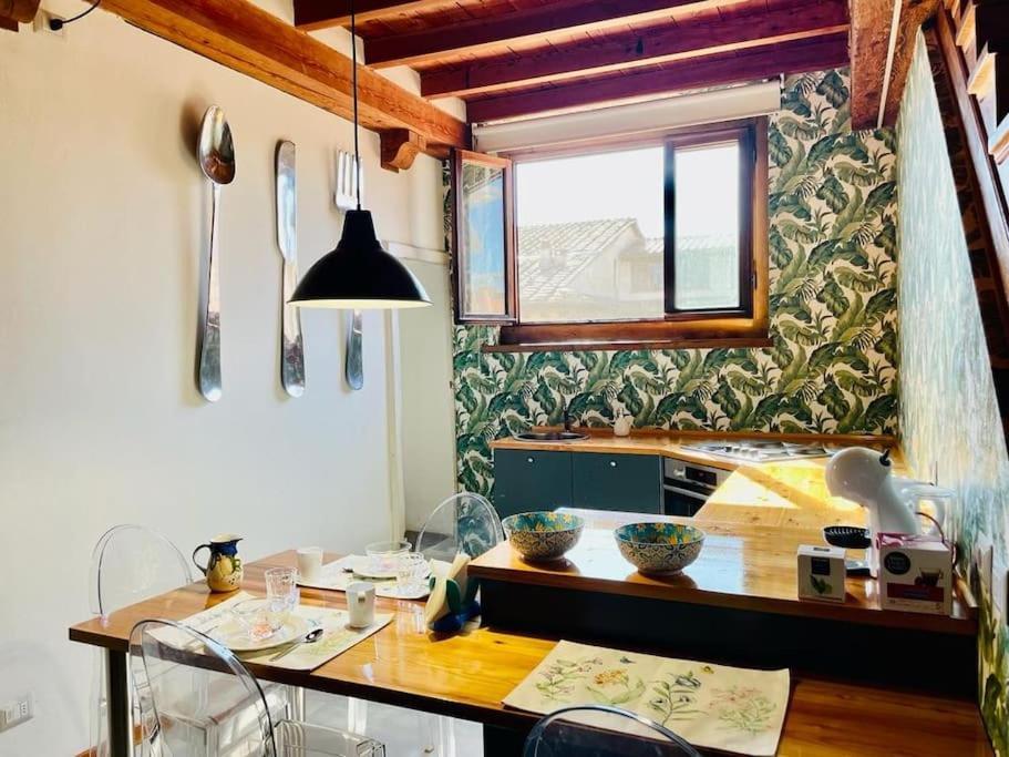 Ferienwohnung Loft Moderno Ubicato Nel Centro Storico Di Lucca Exterior foto